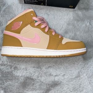 Air Jordan 1 MID WB GG